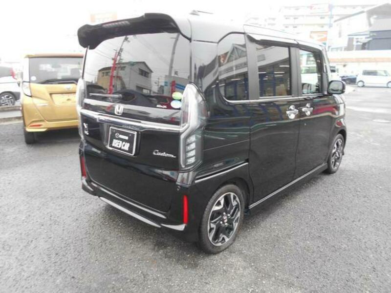N BOX CUSTOM