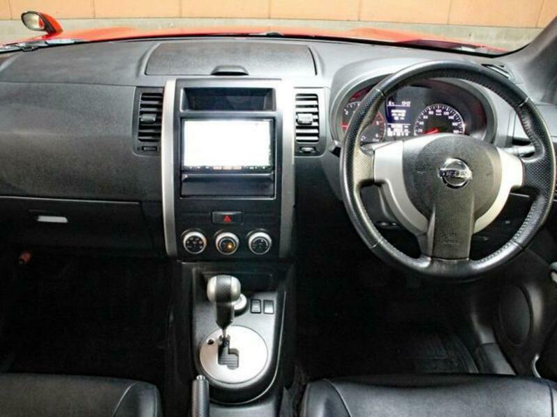 X-TRAIL