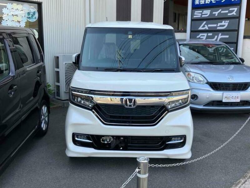 N BOX CUSTOM