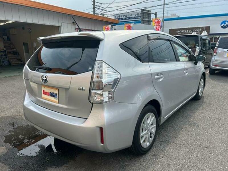 PRIUS ALPHA