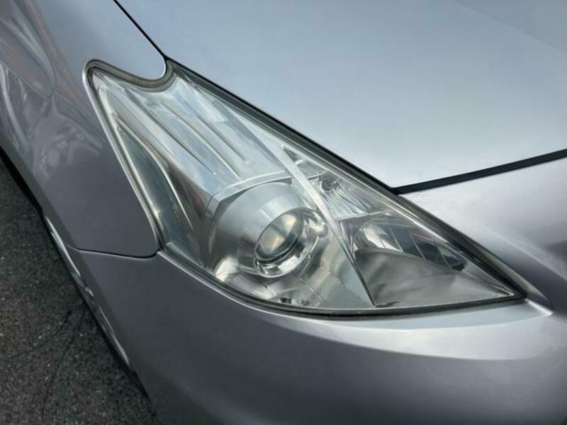 PRIUS ALPHA