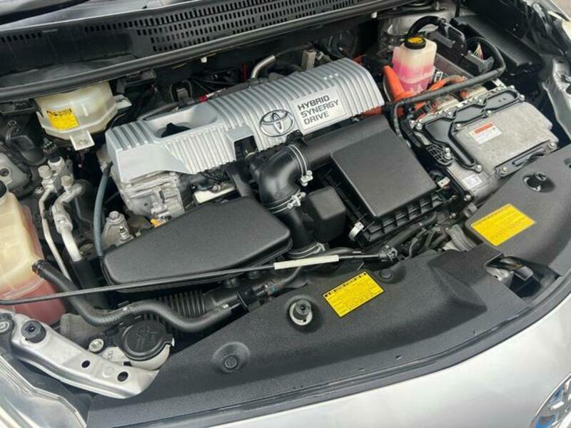 PRIUS ALPHA