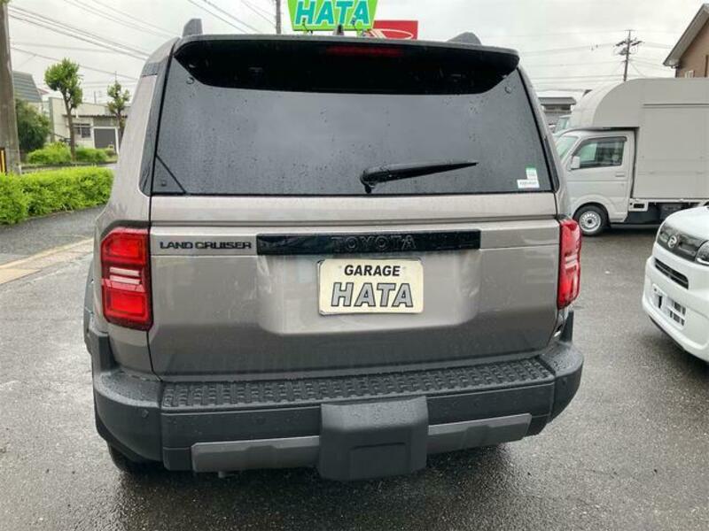 LAND CRUISER 250