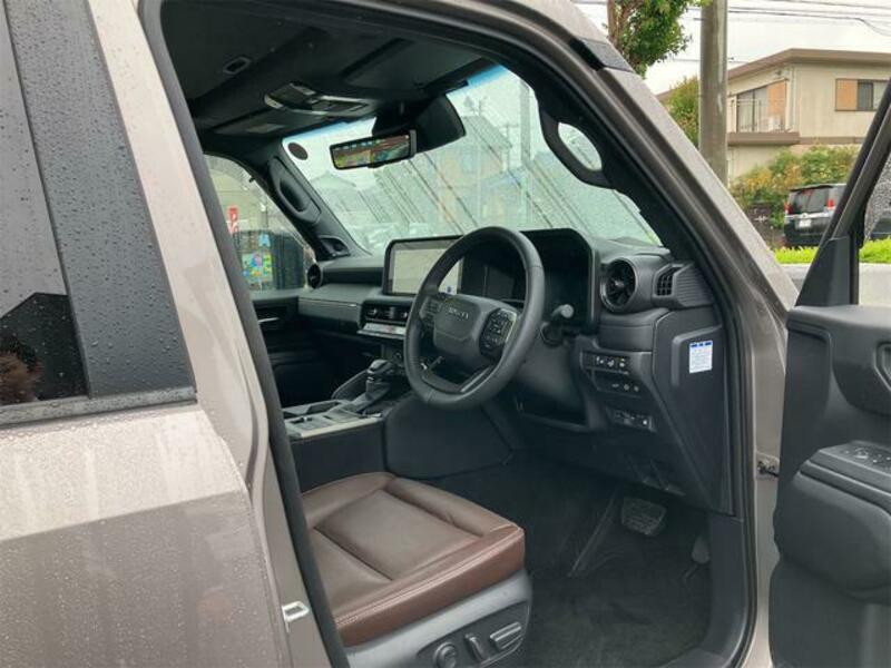 LAND CRUISER 250