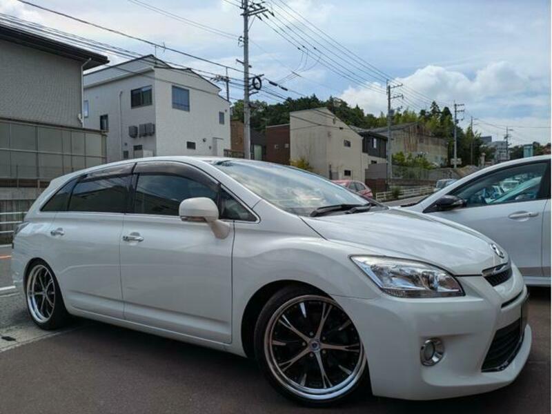 TOYOTA MARK X ZIO