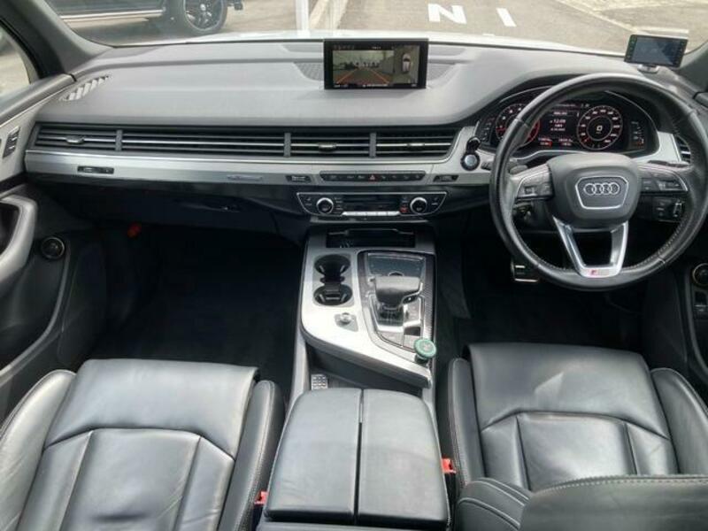 Q7