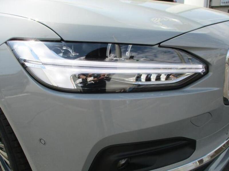 V90
