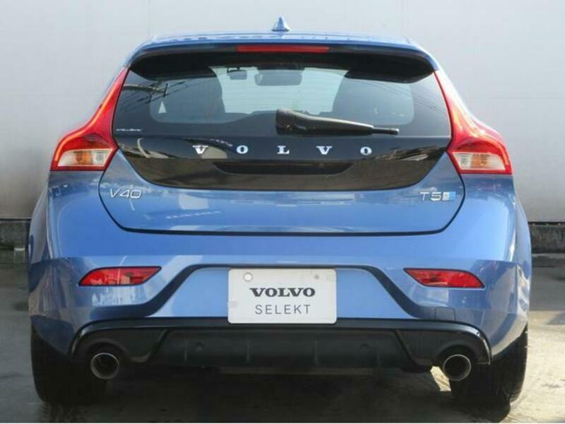 V40