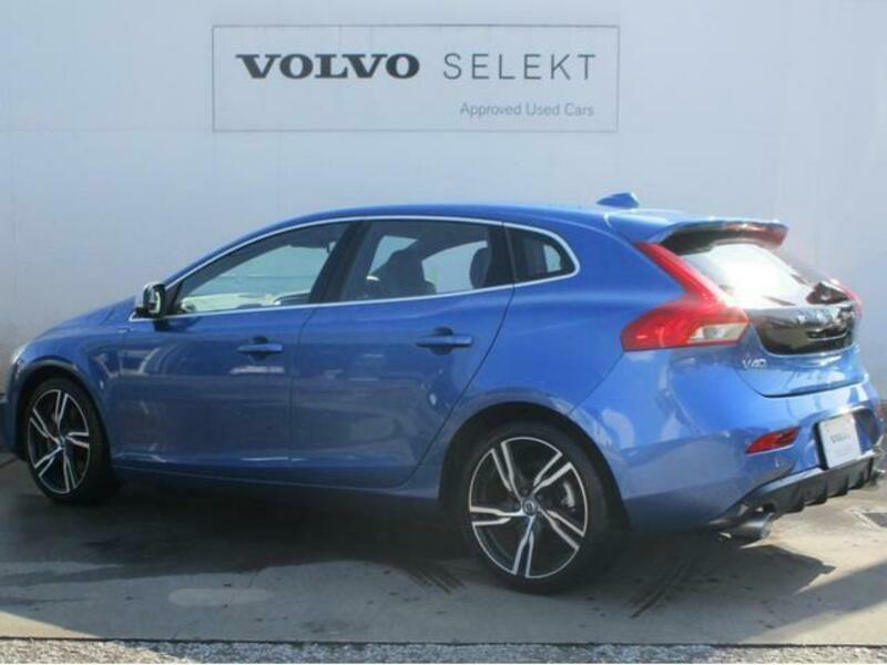 V40