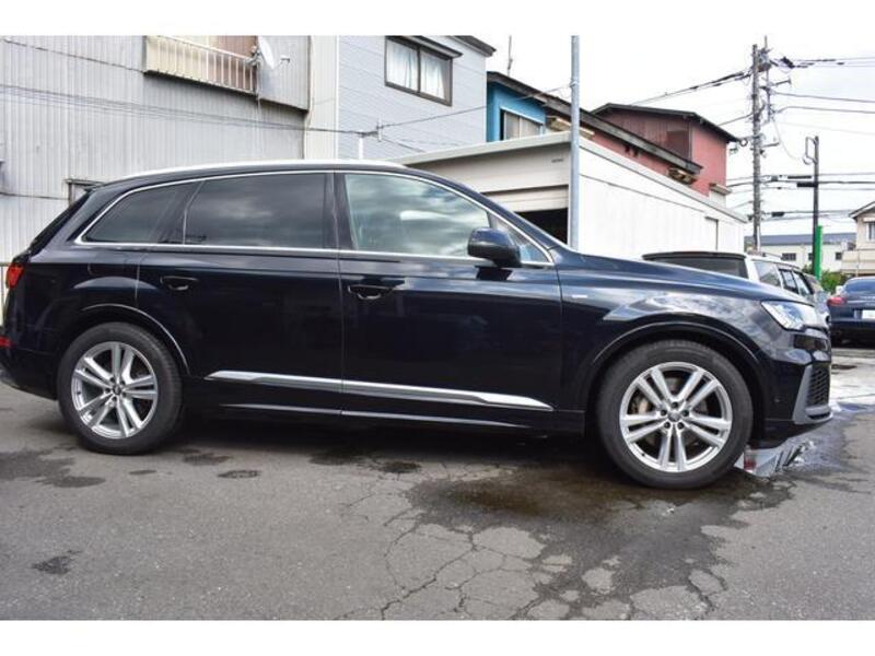 Q7