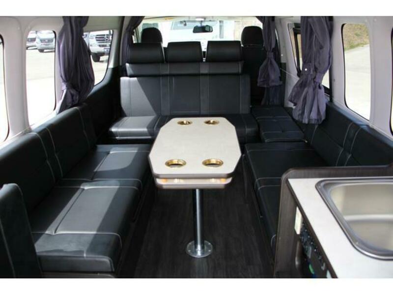 HIACE VAN