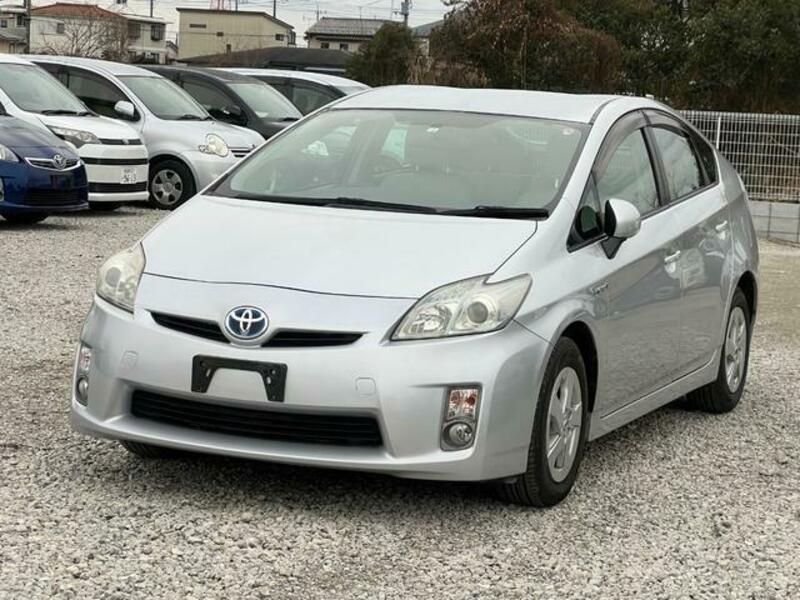 TOYOTA PRIUS
