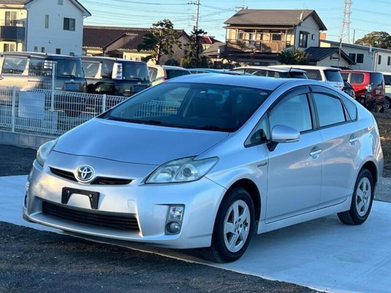 TOYOTA PRIUS