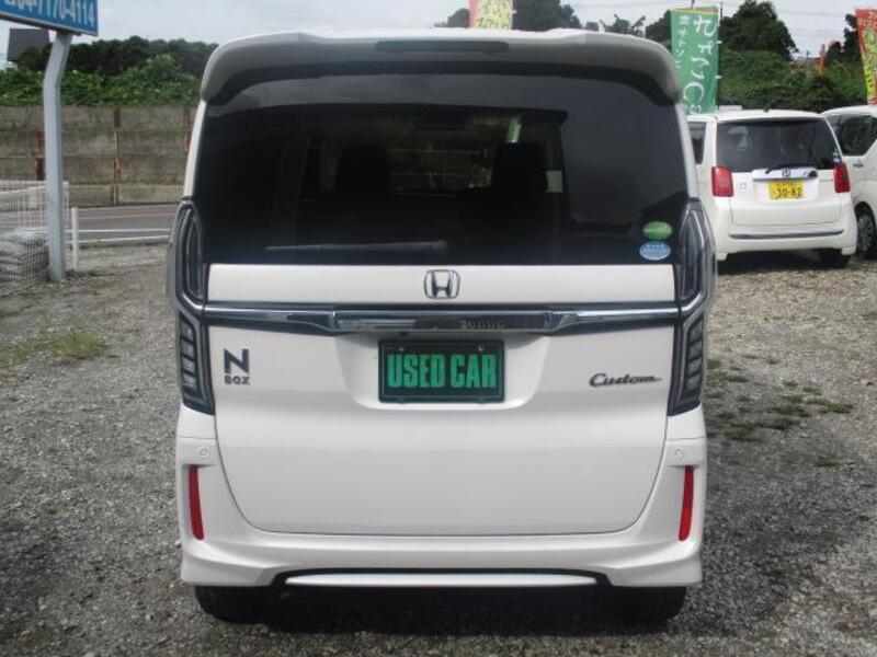 N BOX CUSTOM