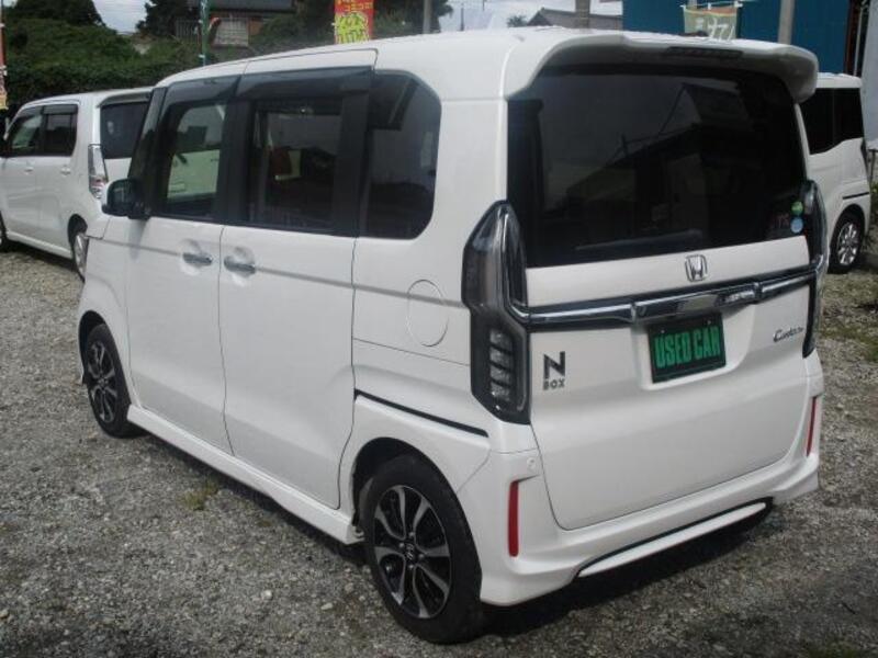 N BOX CUSTOM