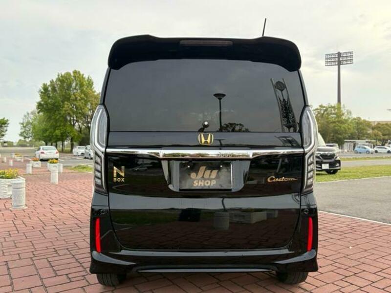N BOX CUSTOM
