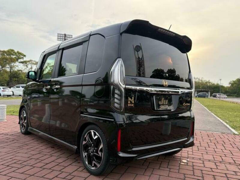 N BOX CUSTOM
