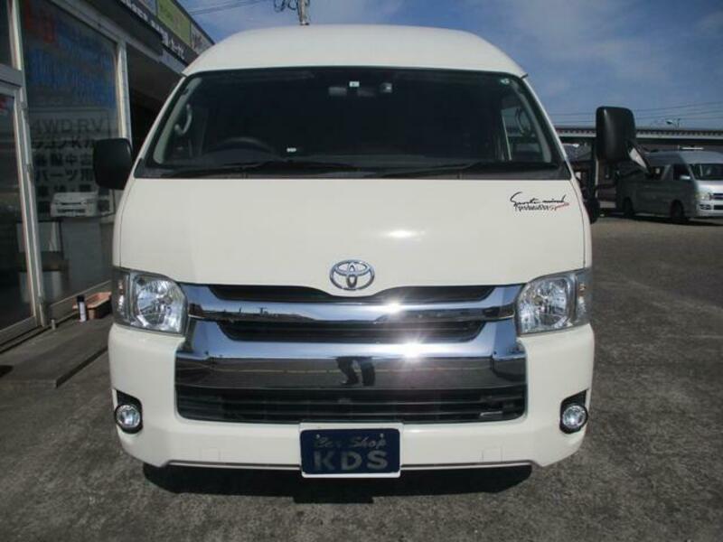 HIACE COMMUTER