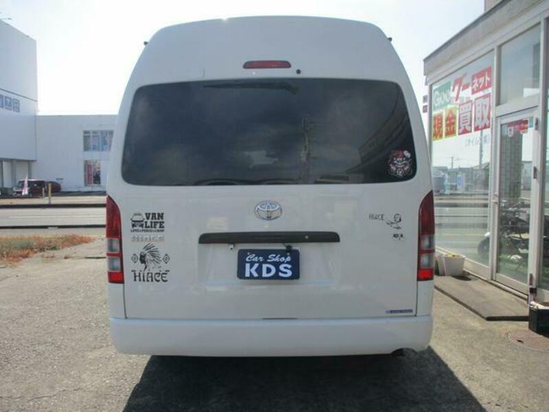 HIACE COMMUTER