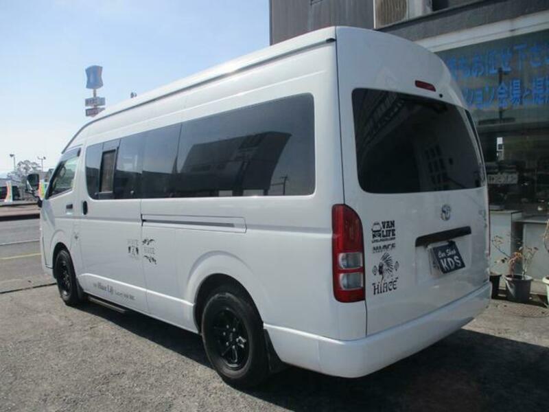 HIACE COMMUTER