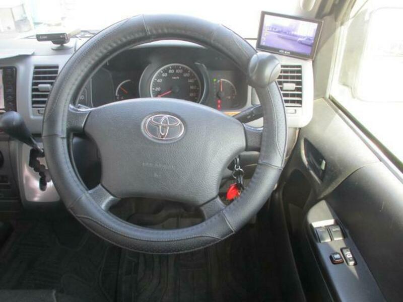 HIACE COMMUTER