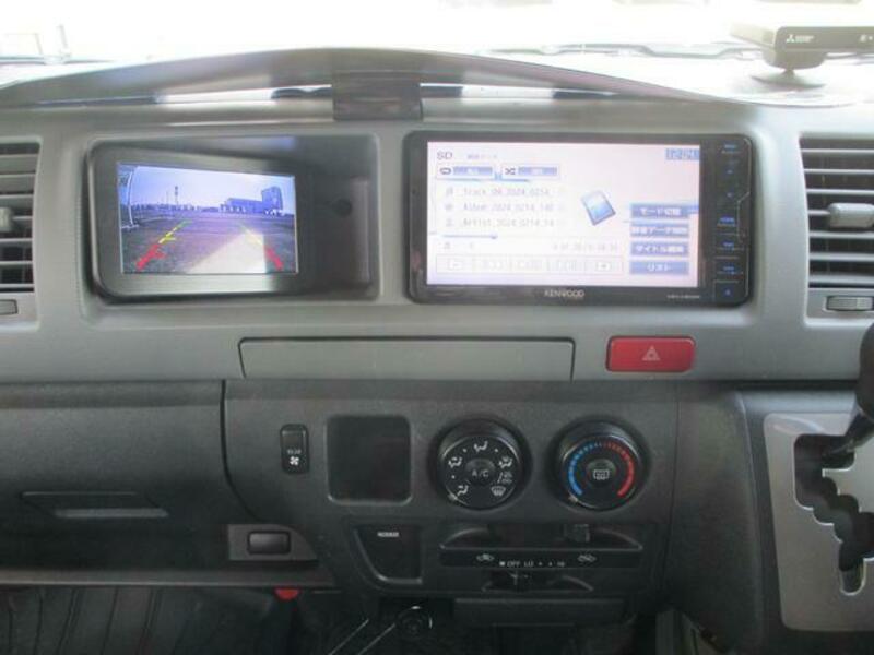 HIACE COMMUTER