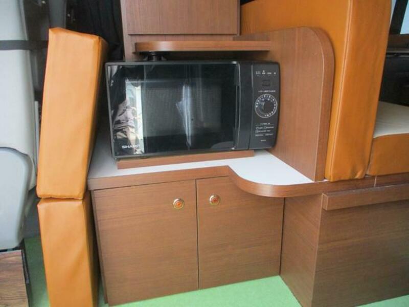 HIACE COMMUTER