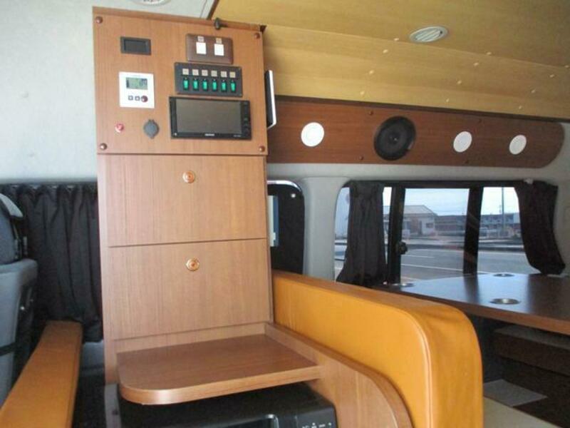 HIACE COMMUTER