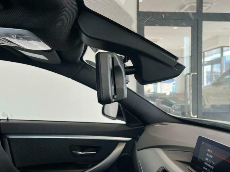 4 SERIES