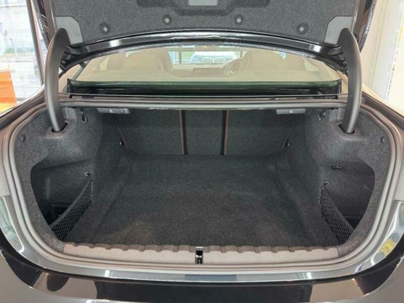 4 SERIES