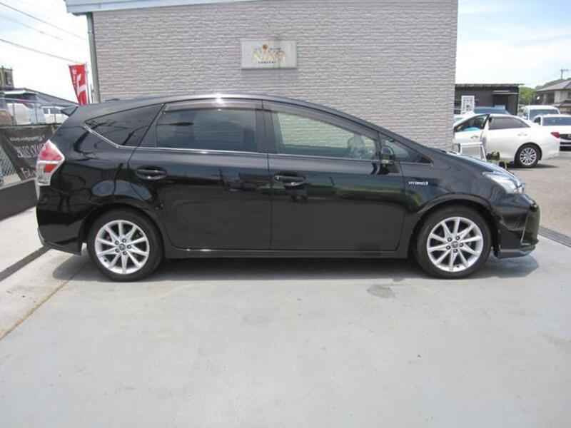 PRIUS ALPHA
