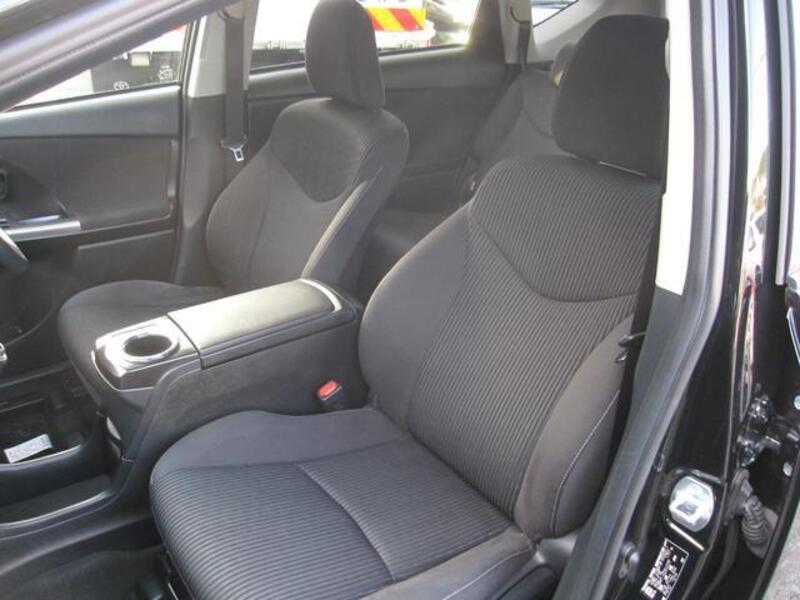 PRIUS ALPHA