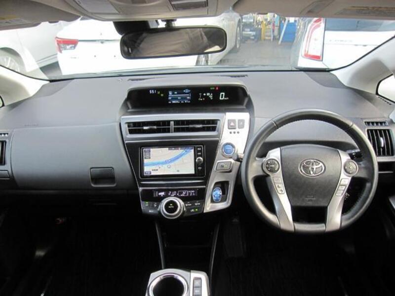 PRIUS ALPHA