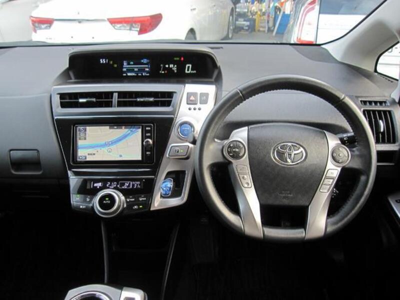 PRIUS ALPHA