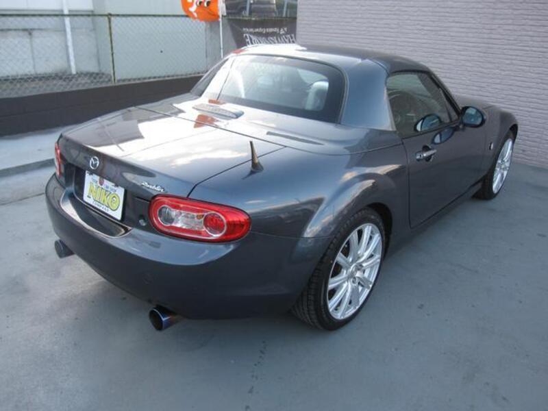 ROADSTER