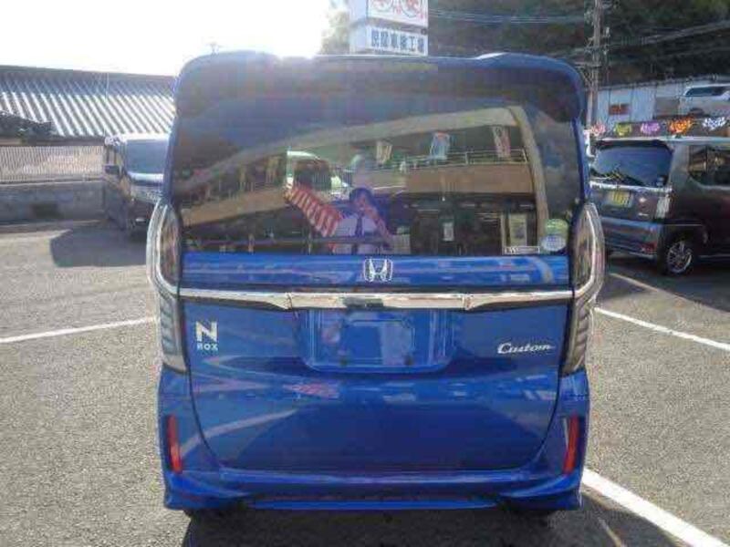 N BOX CUSTOM