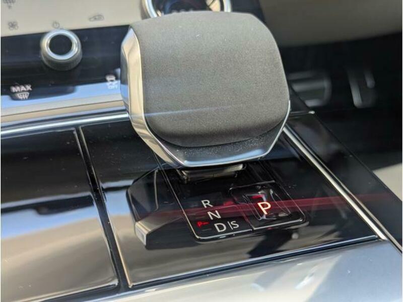 RANGE ROVER VELAR