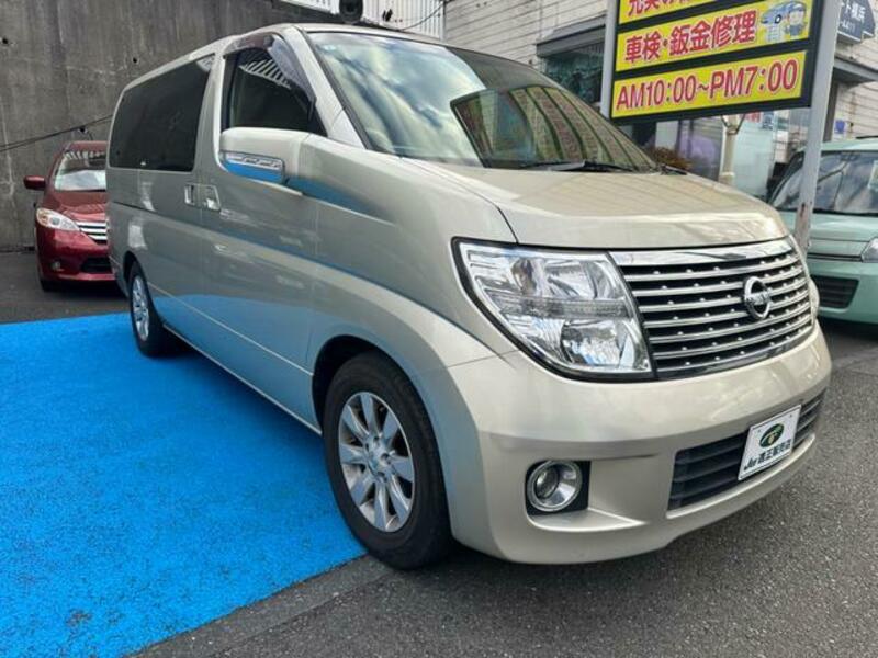 NISSAN ELGRAND