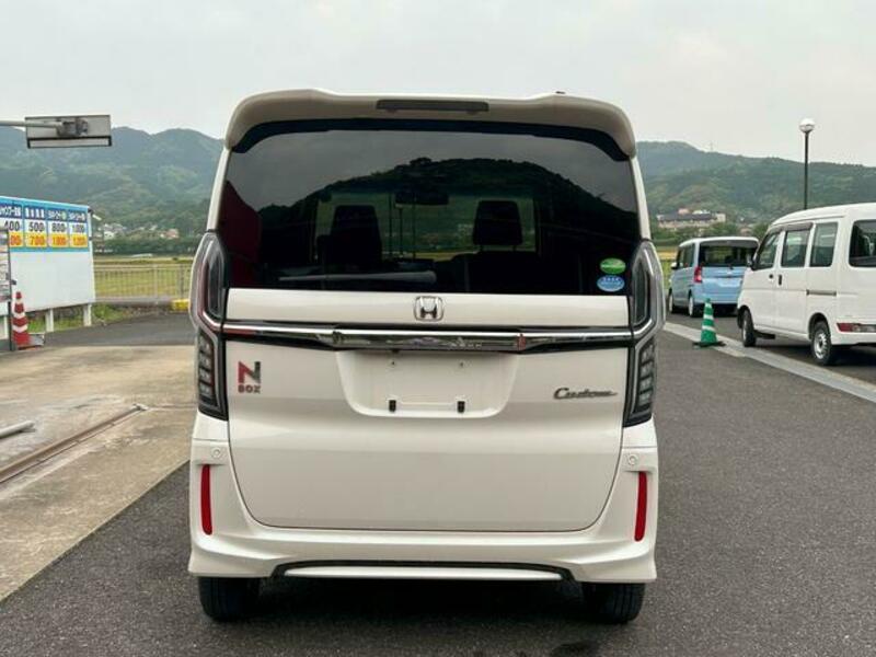 N BOX CUSTOM