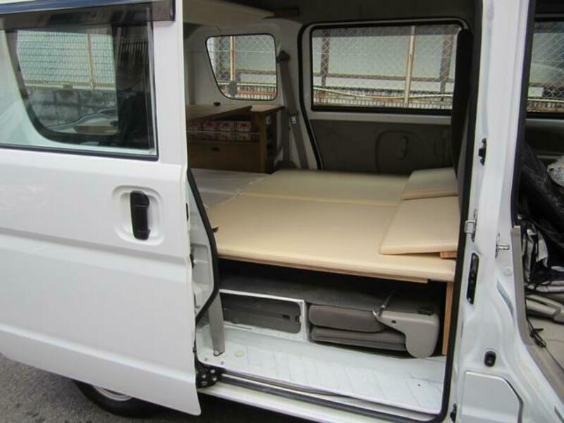 MINICAB VAN