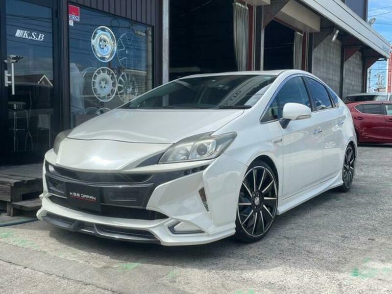 TOYOTA PRIUS