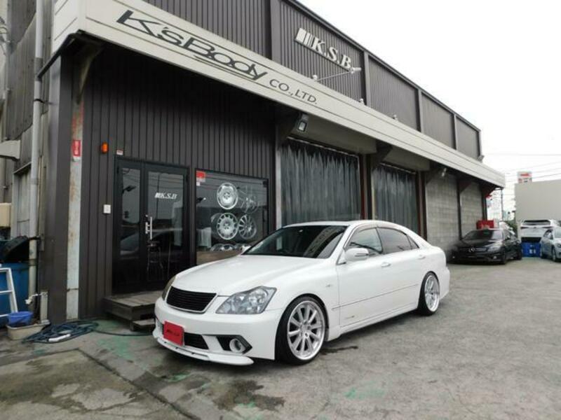TOYOTA CROWN