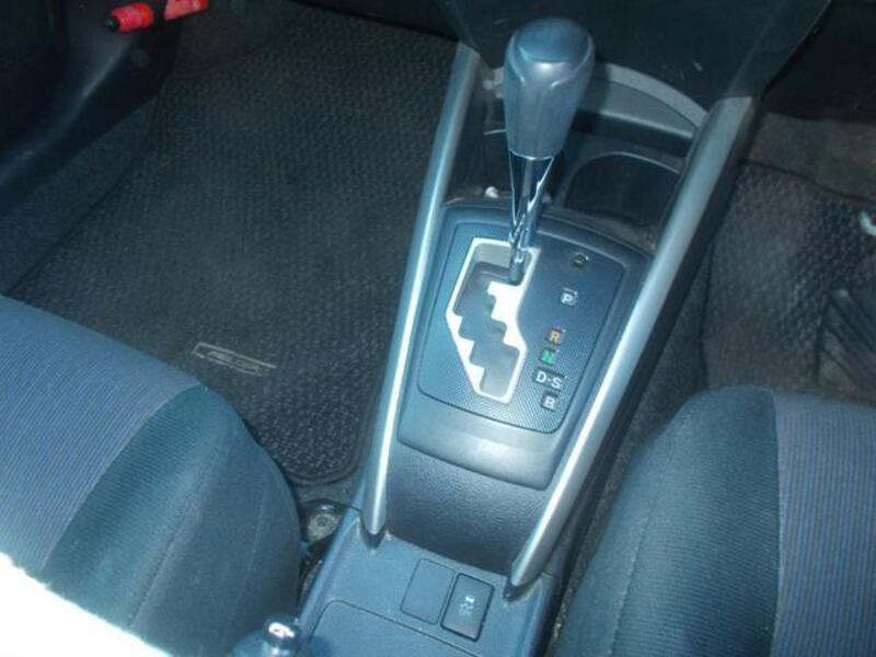 COROLLA FIELDER