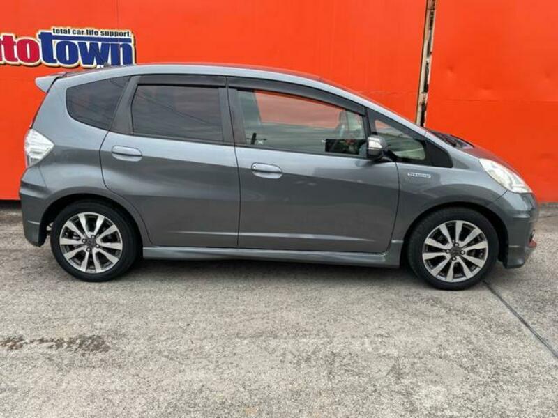 FIT HYBRID