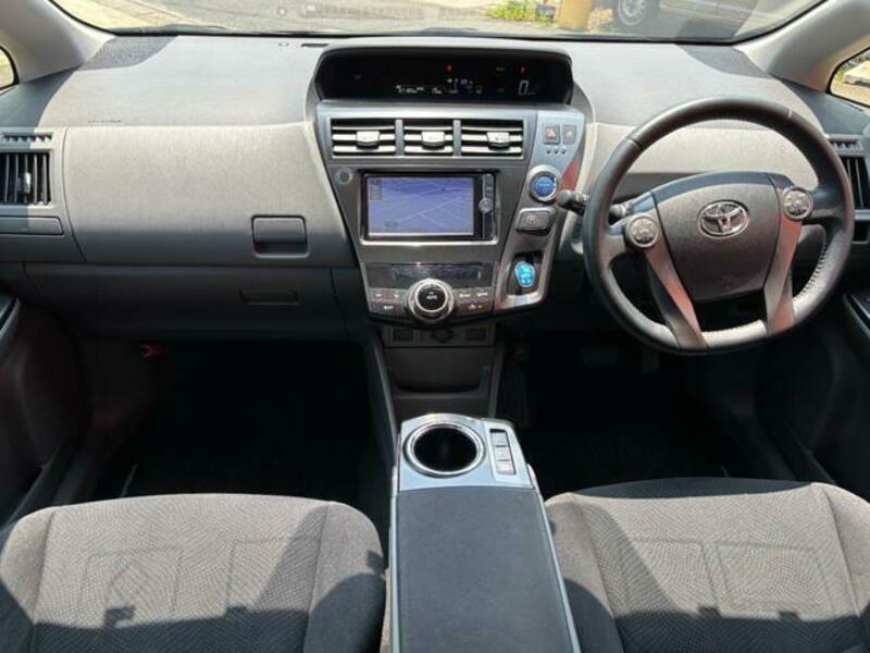PRIUS ALPHA