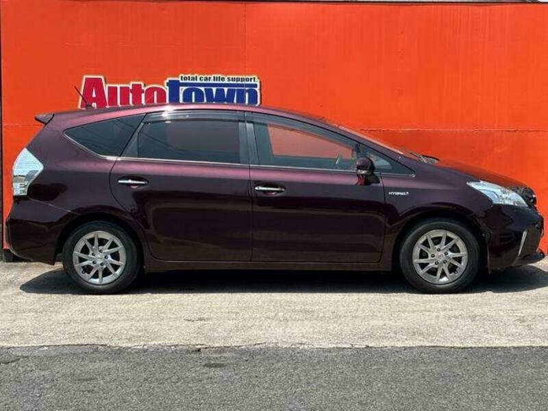 PRIUS ALPHA
