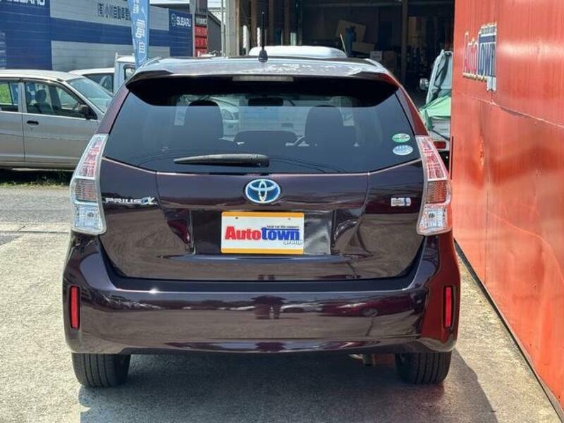 PRIUS ALPHA