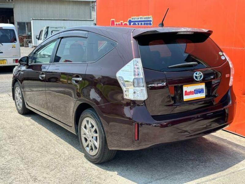 PRIUS ALPHA