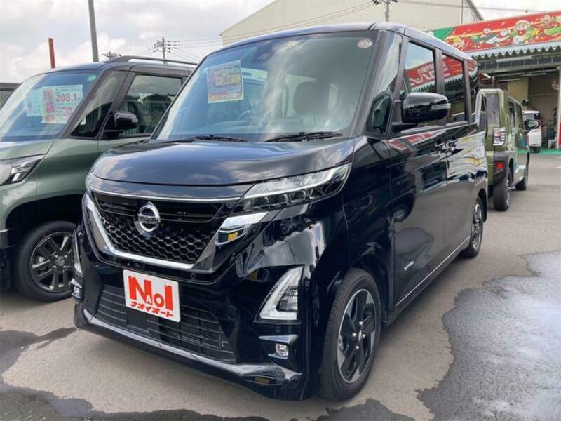 NISSAN ROOX