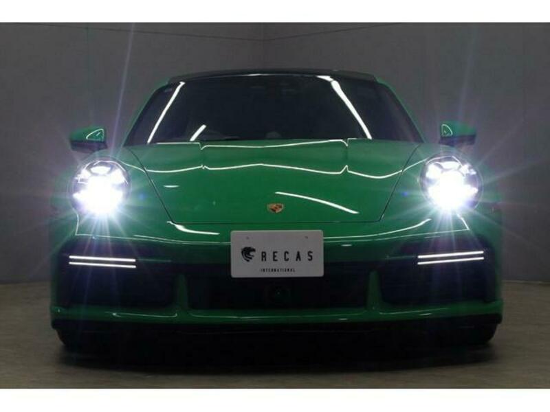 911